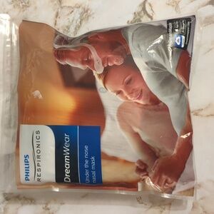 Respironics DreamWear Small Under The Nose Nasal Mask With Medium Frame